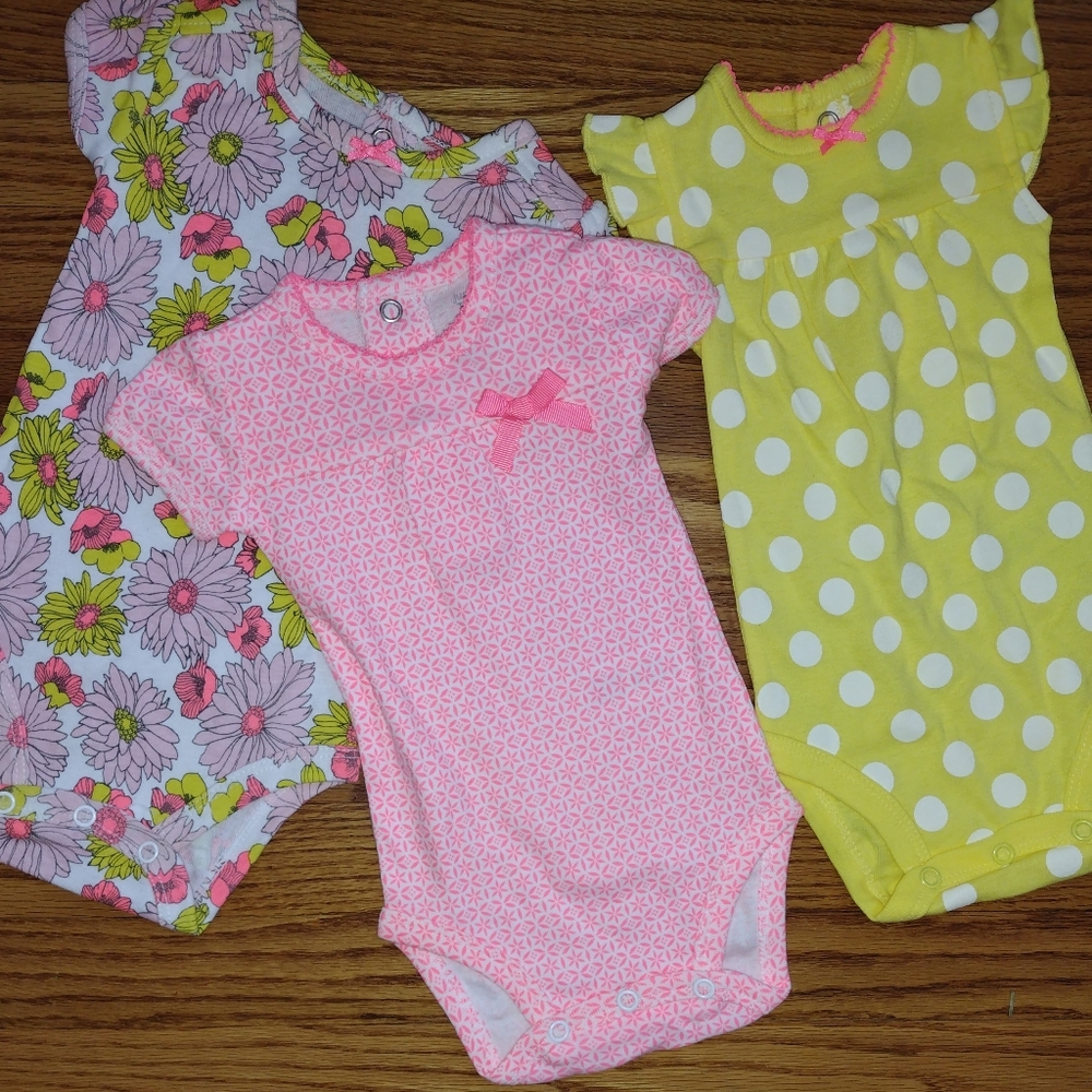 Carter's Baby Girl Lot of 3 Onesie, Carter's Polka Dot Floral Onesies Set of 3
